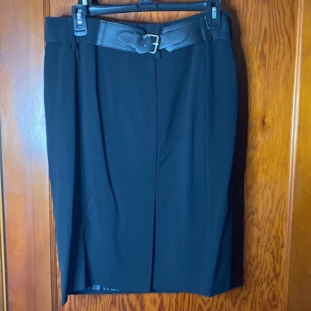 Roz & Ali black skirt with front slit